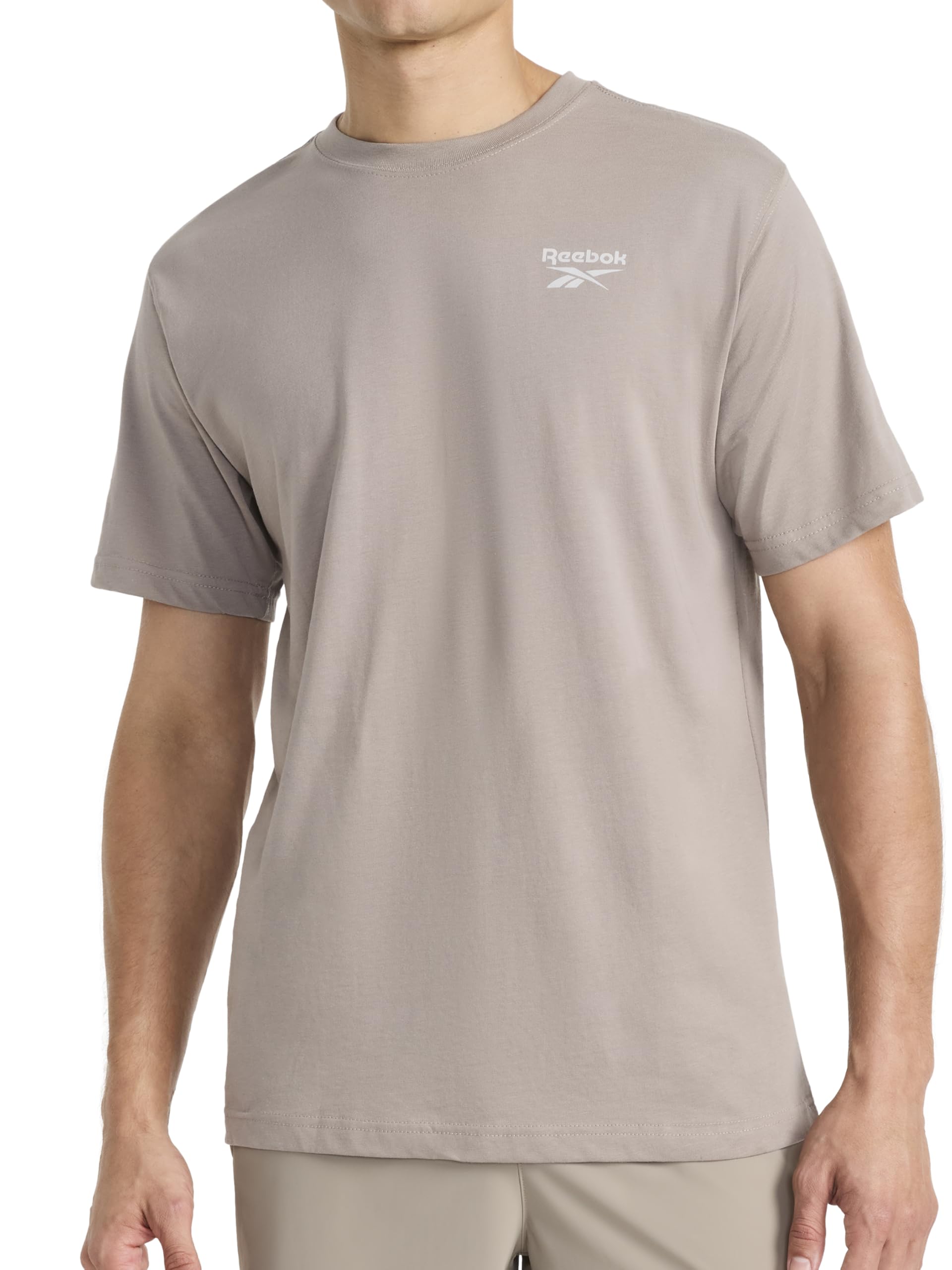 Camiseta Reebok Logo Pequeño – Talla XL Camiseta Reebok Logo Pequeño - Image 1