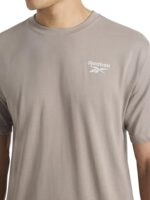 Camiseta Reebok Logo Pequeño - Image 4